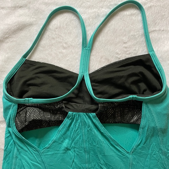 Lululemon built in bra top-teal size 4 - Picture 3 of 3